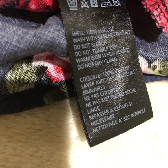 Urban Outfitters Floral Roses A-Line Skater Short Skirt Women Large Gray Red - Picture 6 of 8